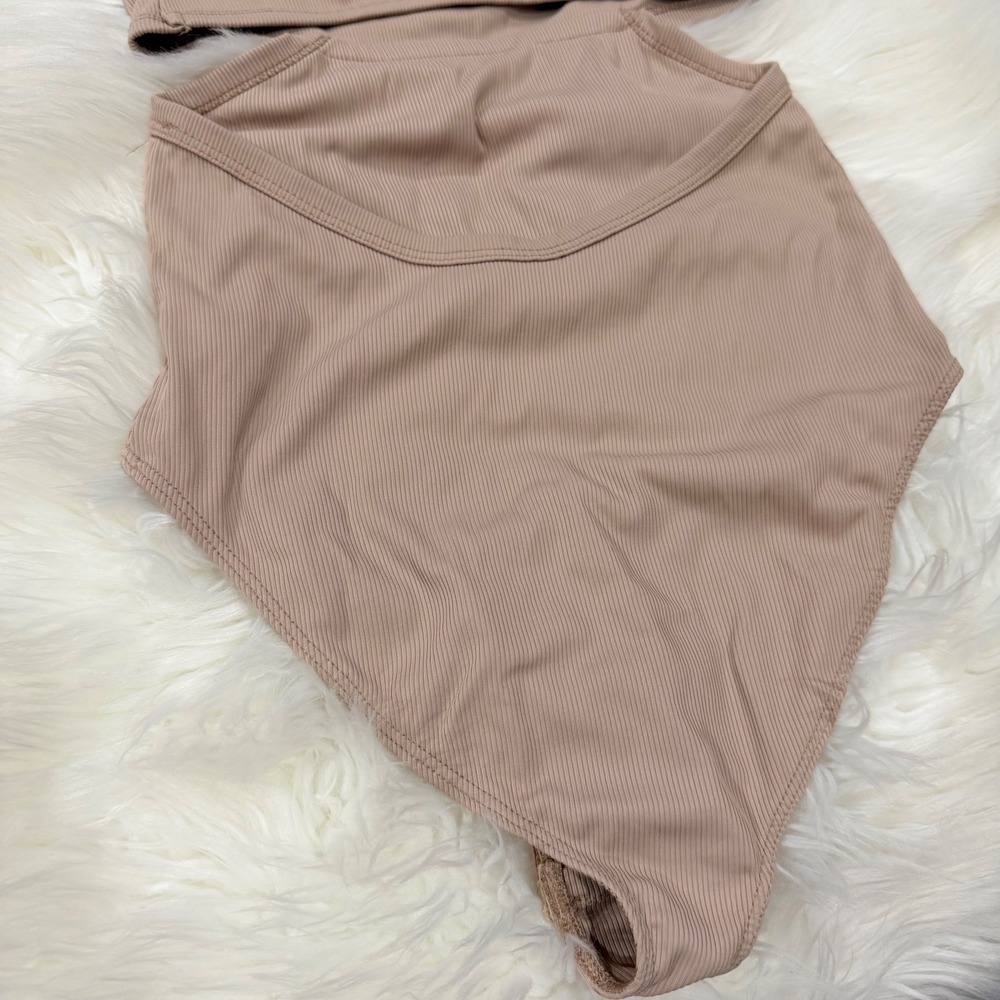 Forever 21 Womens Ribbed Knit Halter Bodysuit Coffee Tan Side Cutouts Size M NEW - Picture 9 of 10